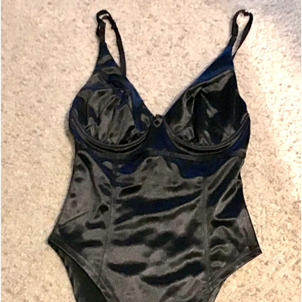 NastyGal women’s Black shiny Bodysuit sz M